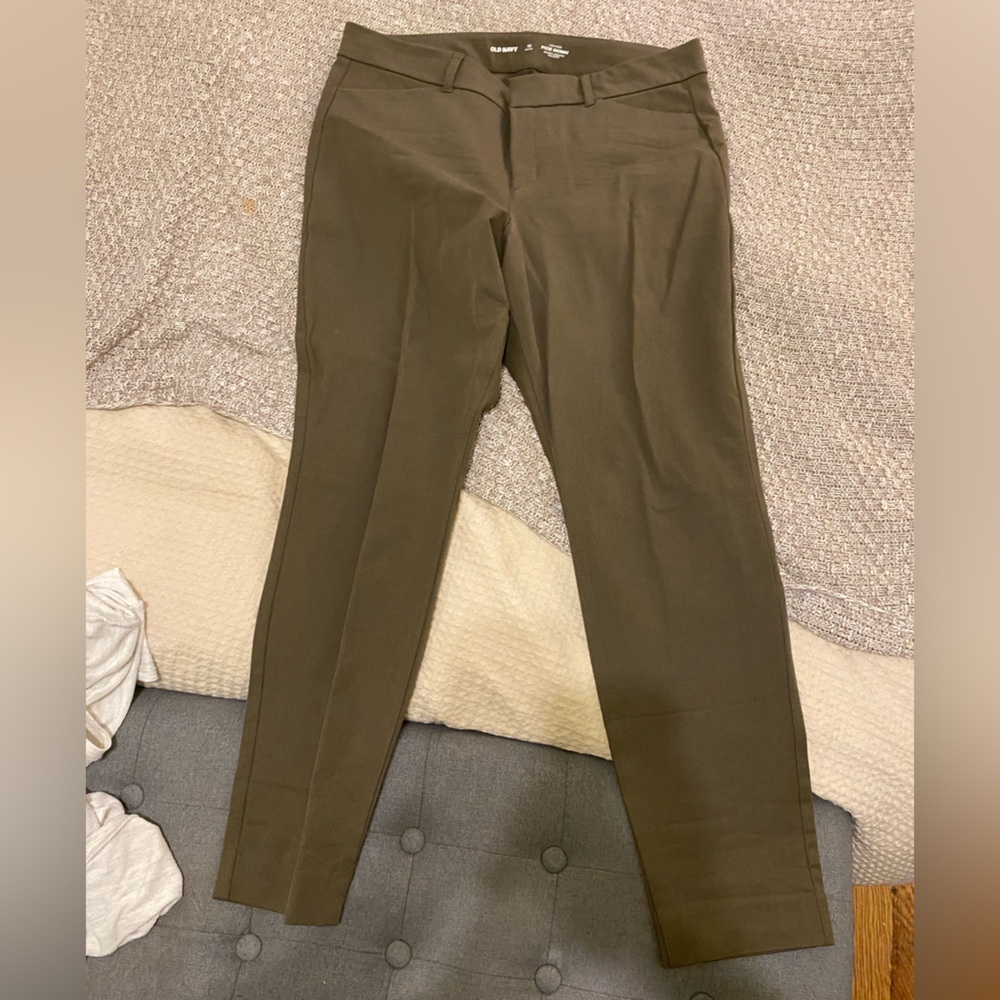 Old Navy Olive Pixie Skinny Pant in 12 Petite